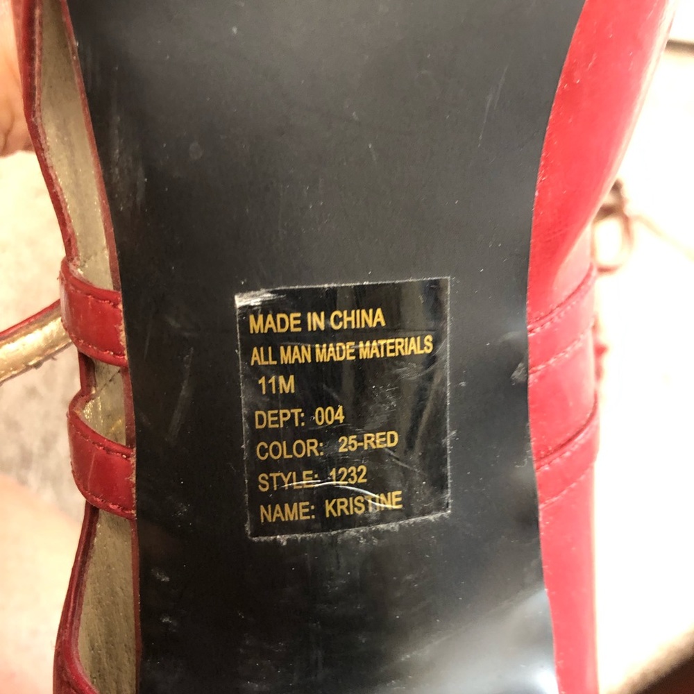 Heels - Picture 4 of 4